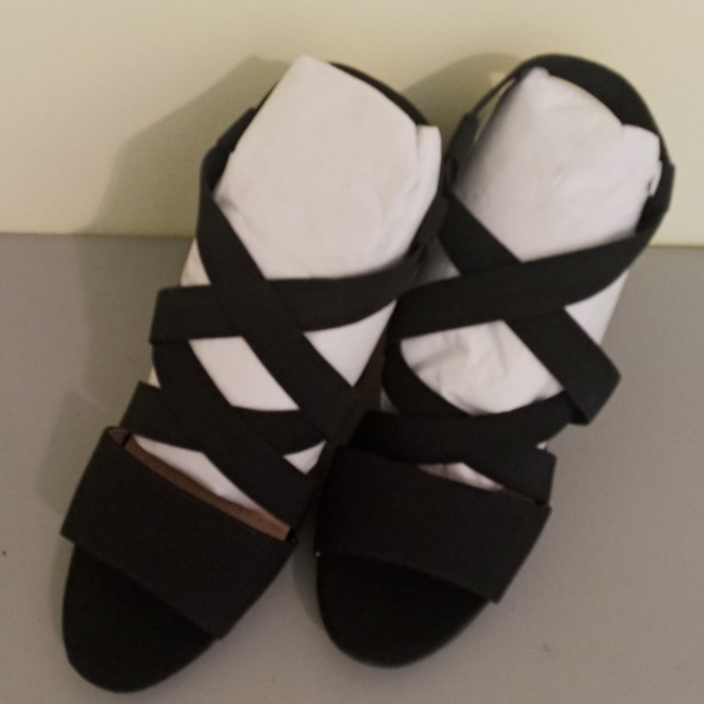 Lifestride Womens Charlotte Heeled Sandal Black 9.5M - NEW in box